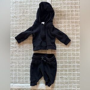 BABY H&M SWEAT SET SIZE 1-2 MOS